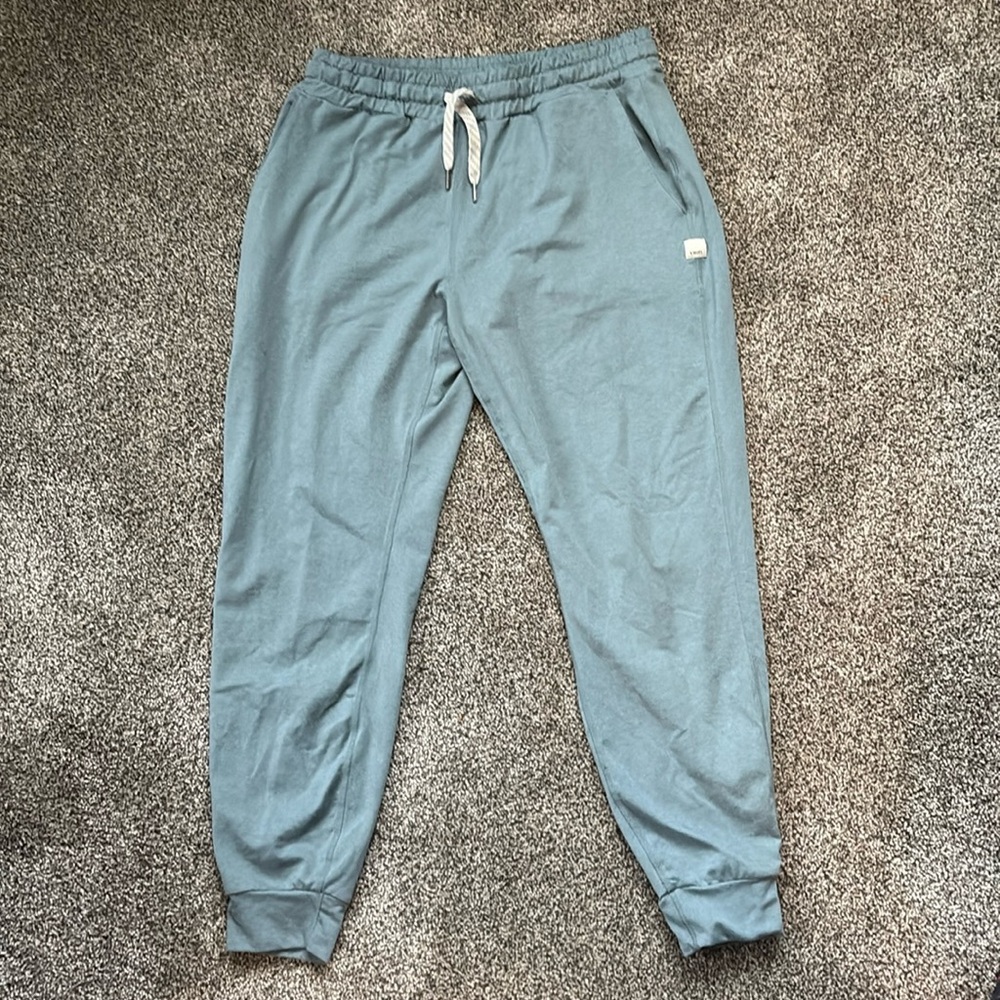 Vuori performance joggers